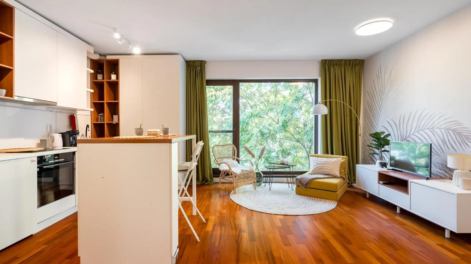 Urban Jungle Apartment Bucharest