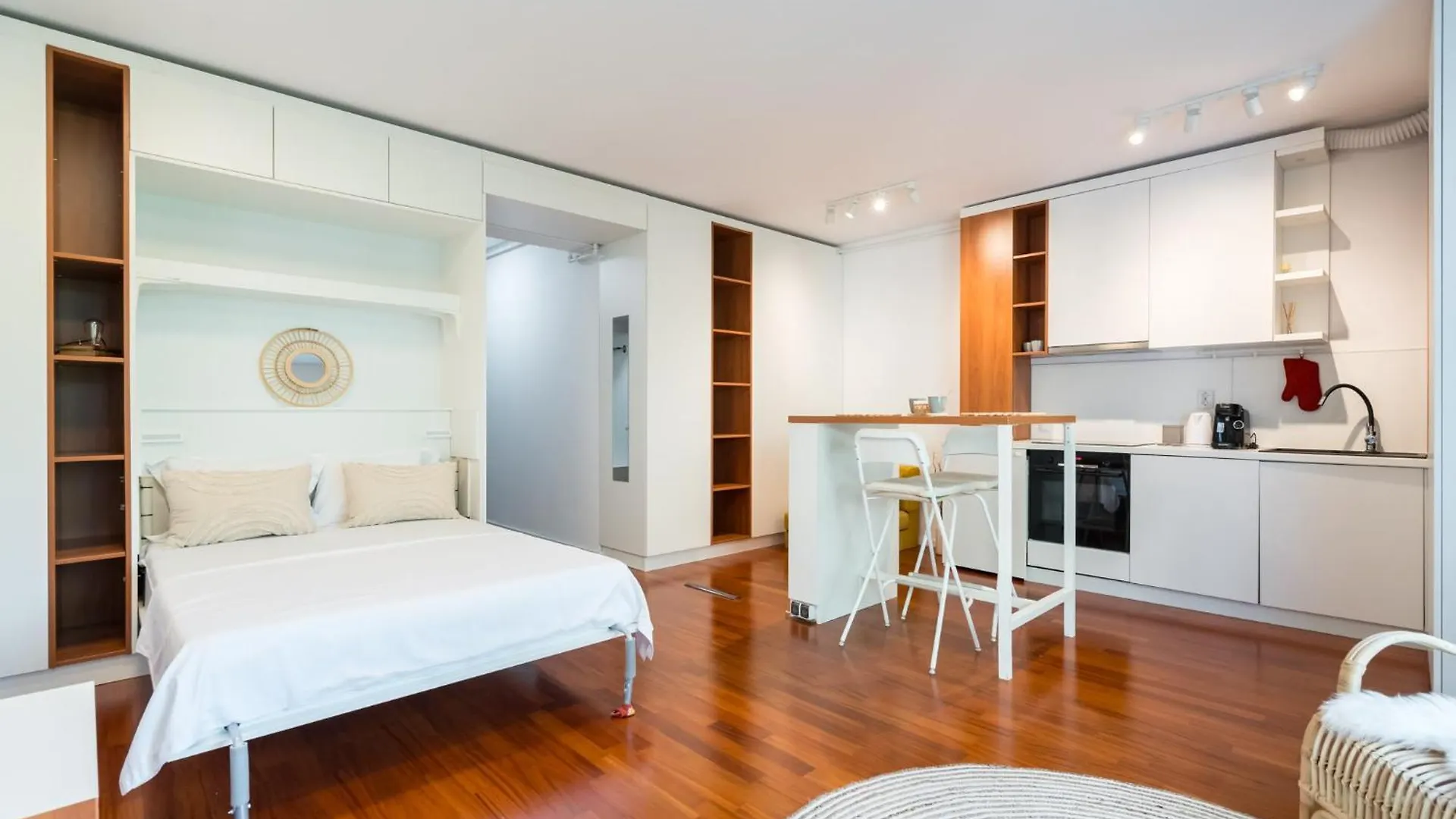 Urban Jungle Apartment Bucharest