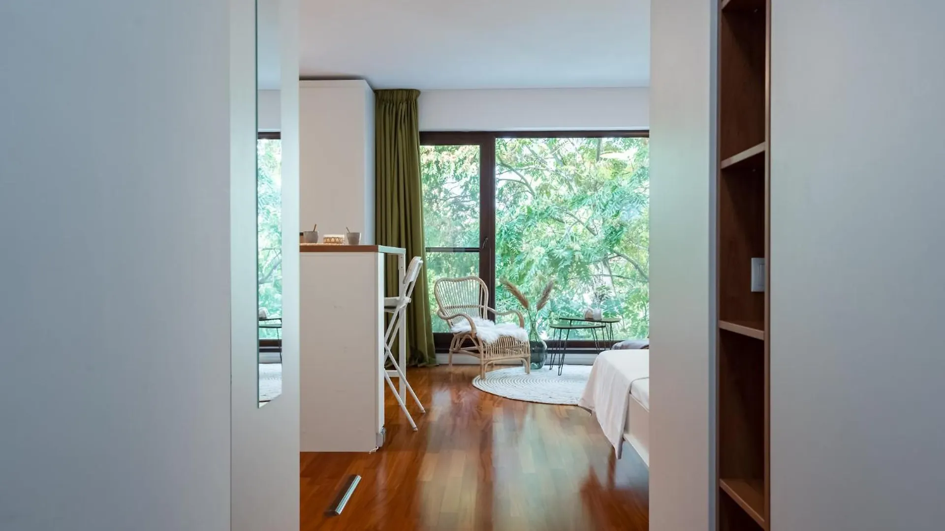 Urban Jungle Apartment Bucharest
