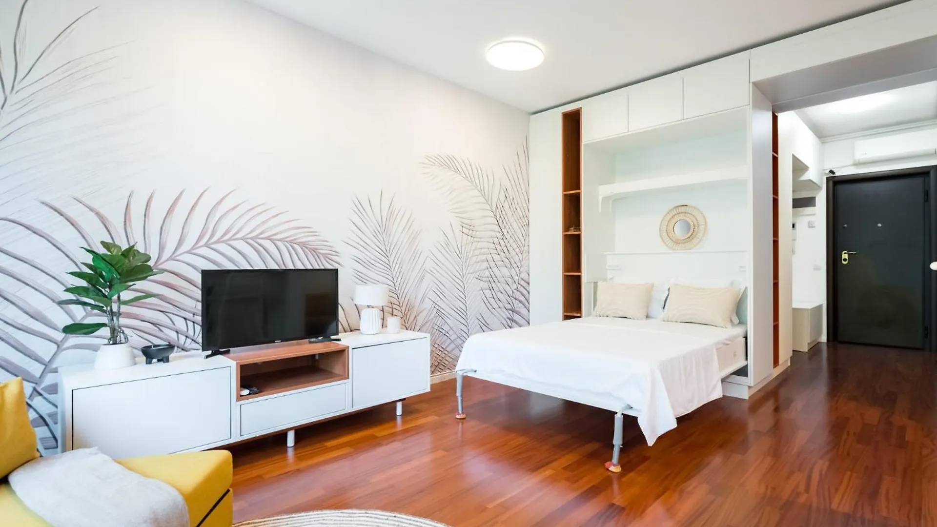 Urban Jungle Apartment Bucharest