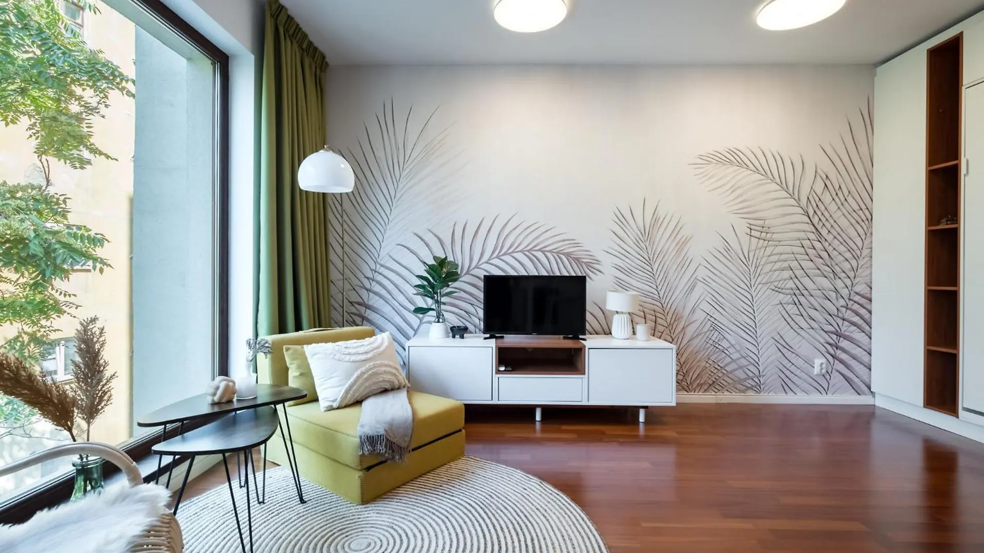 Urban Jungle Apartment Bucharest