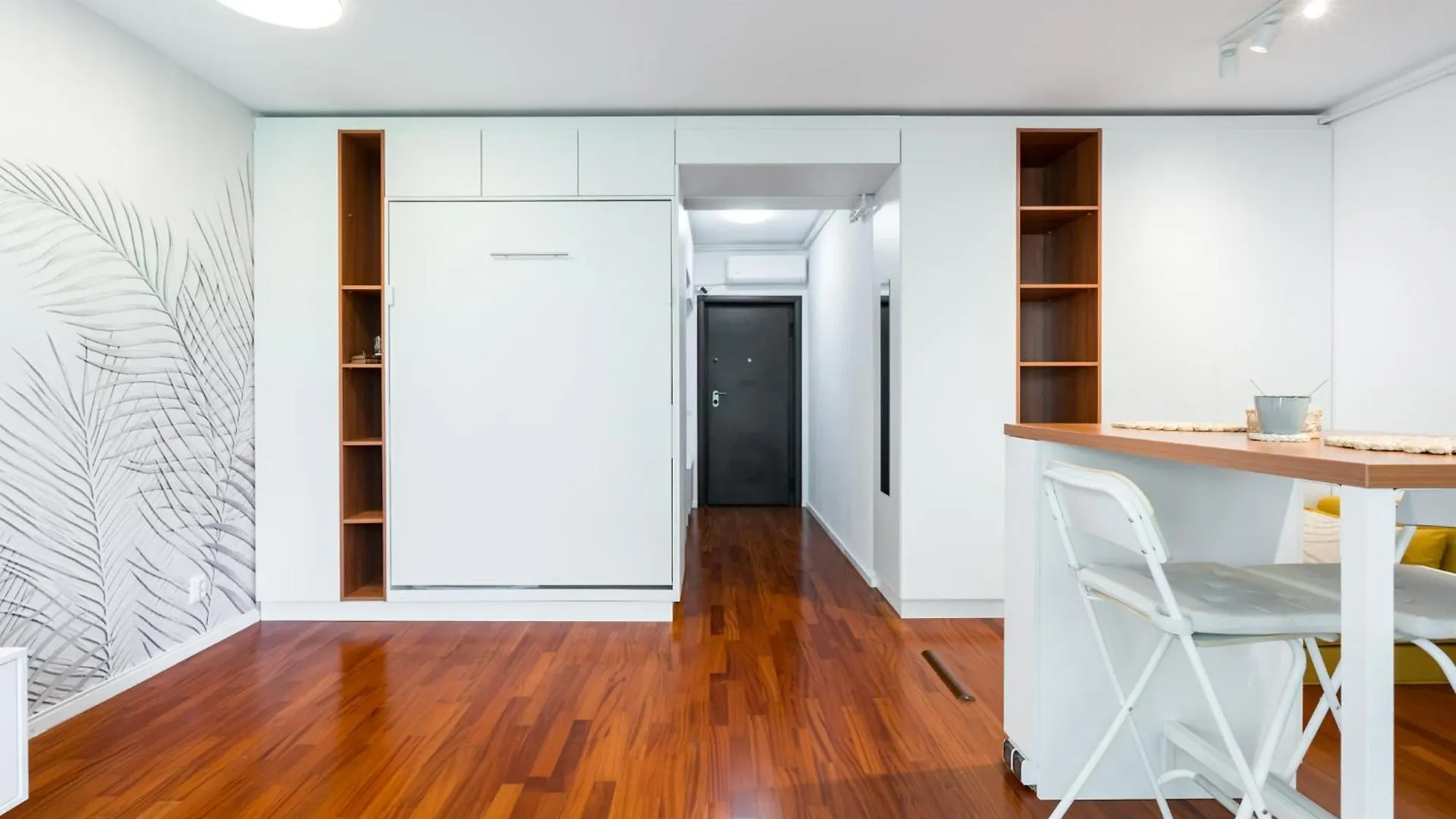 Urban Jungle Apartment Bucharest