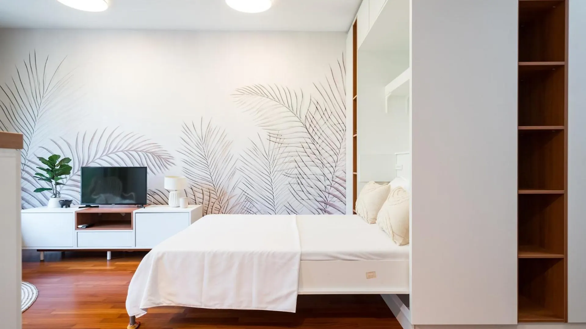 Urban Jungle Apartment Bucharest