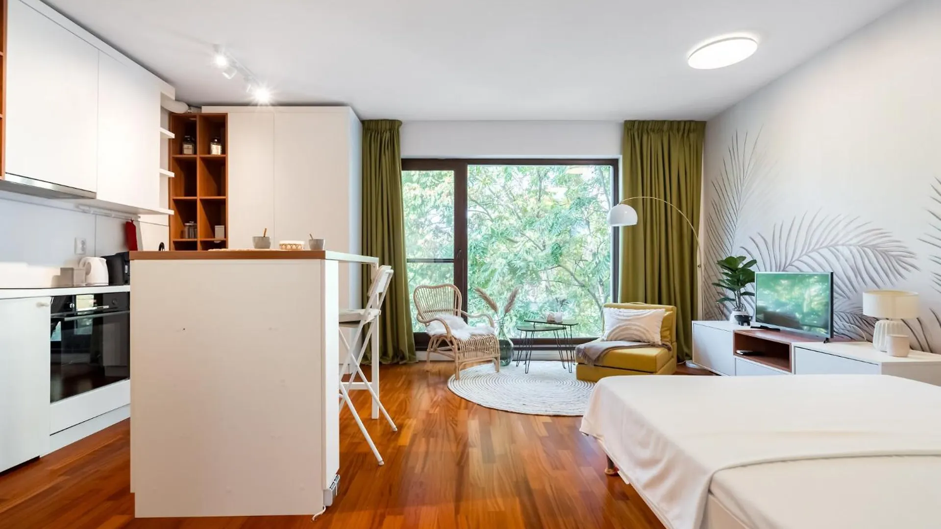 Urban Jungle Apartment Bucharest