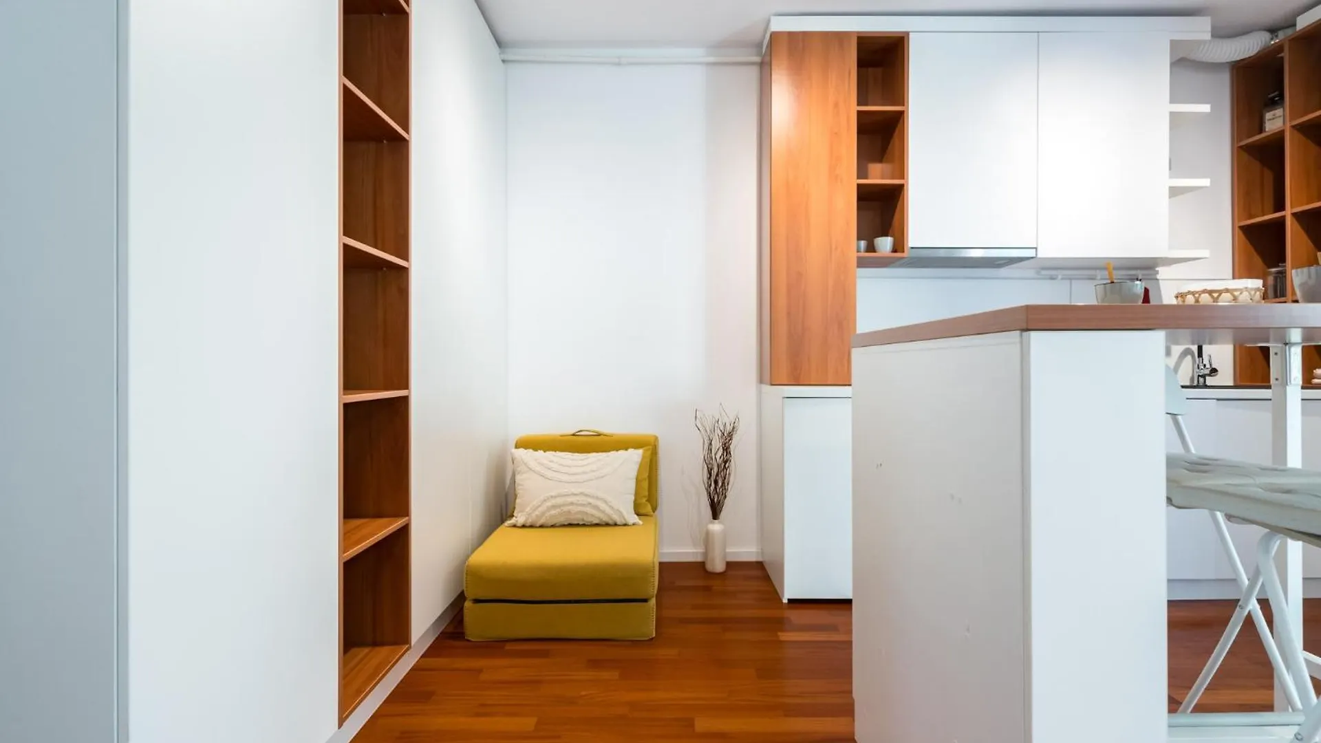 Urban Jungle Apartment Bucharest