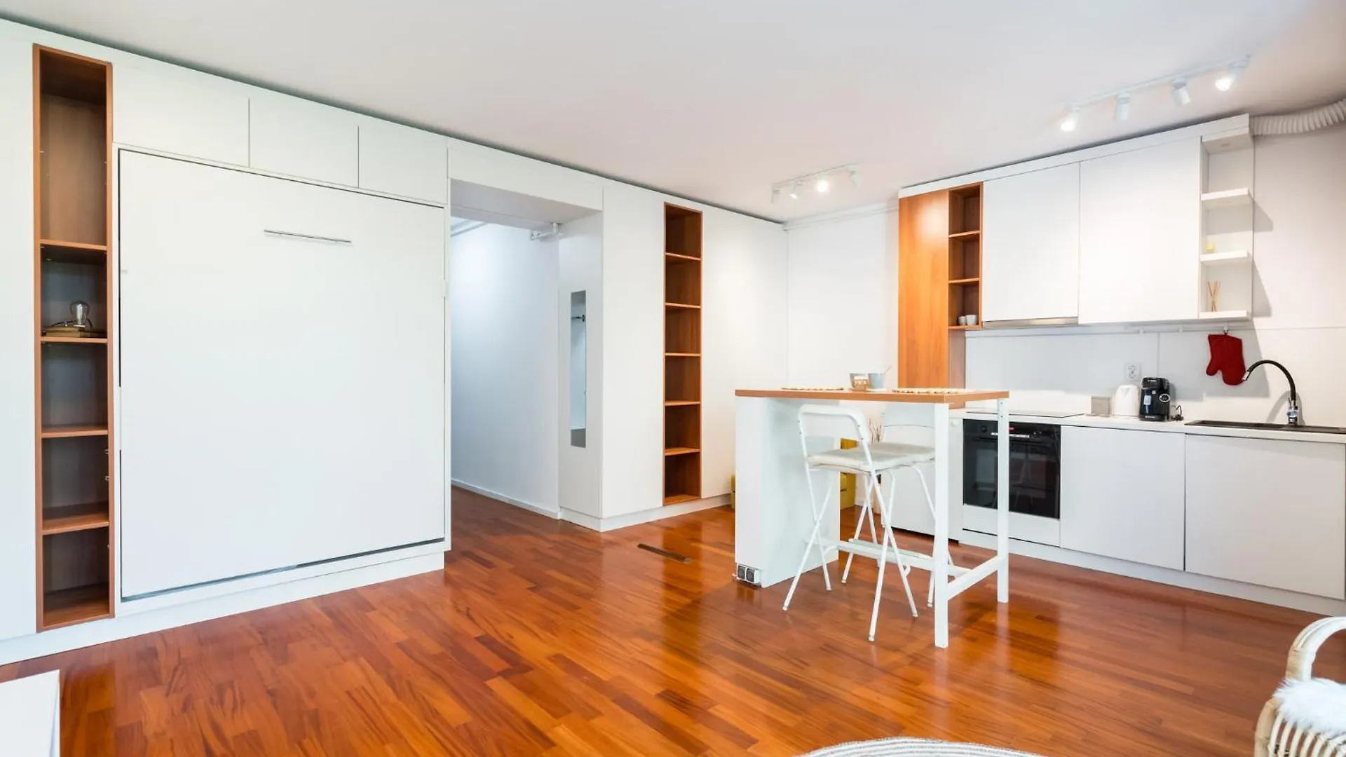 Urban Jungle Apartment Bucharest