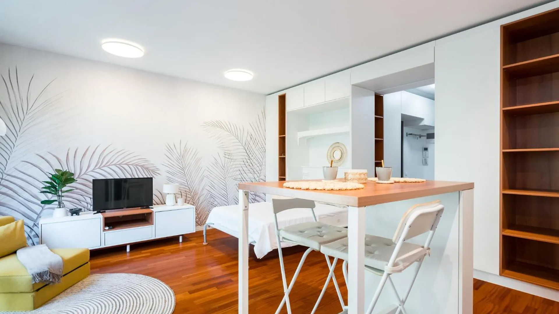 Urban Jungle Apartment Bucharest